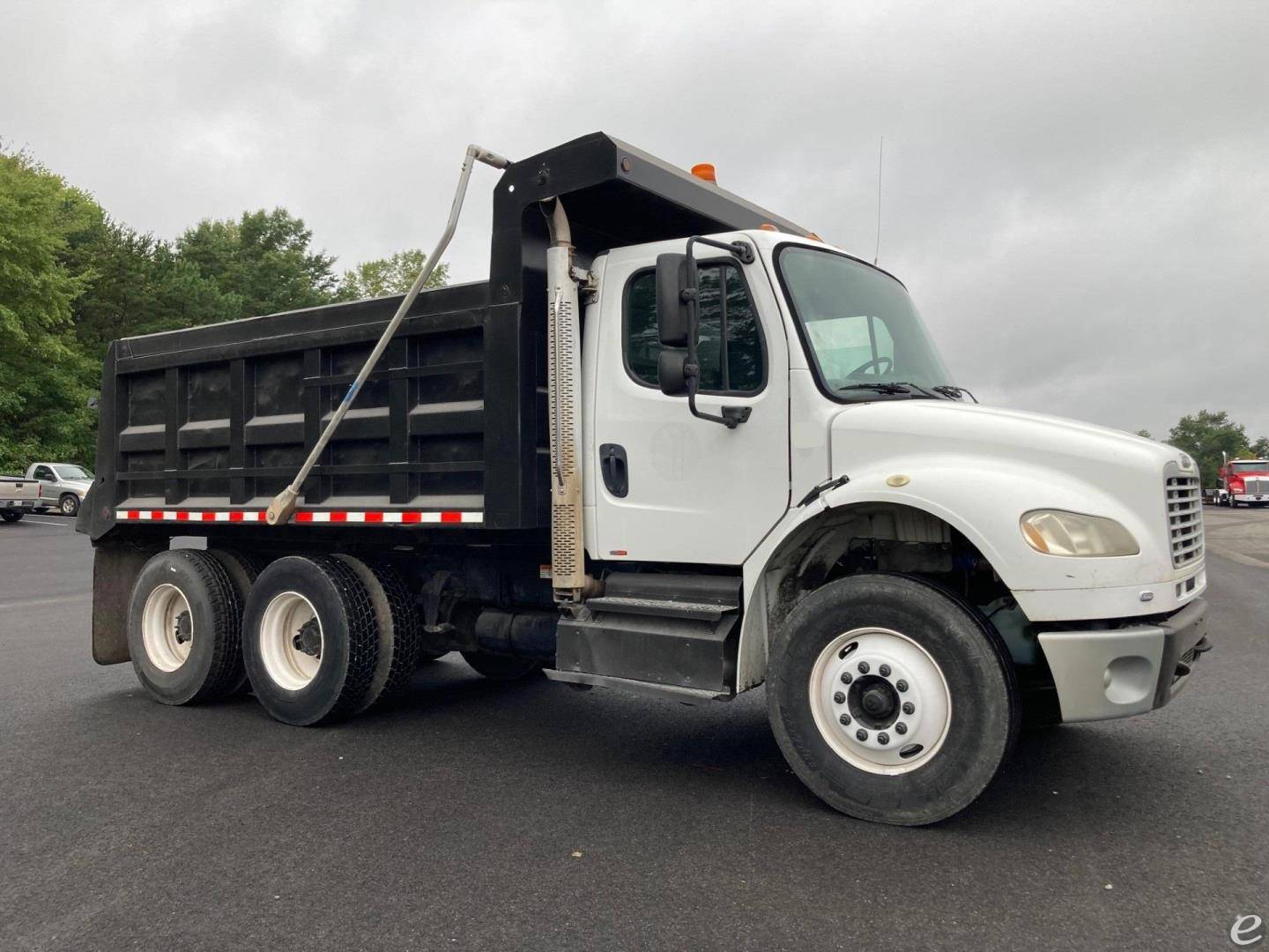 2013 Freightliner BUSINESS CLASS M2 106