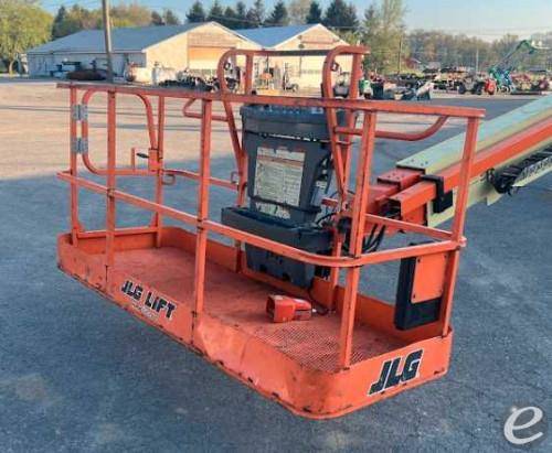 2016 JLG 800S