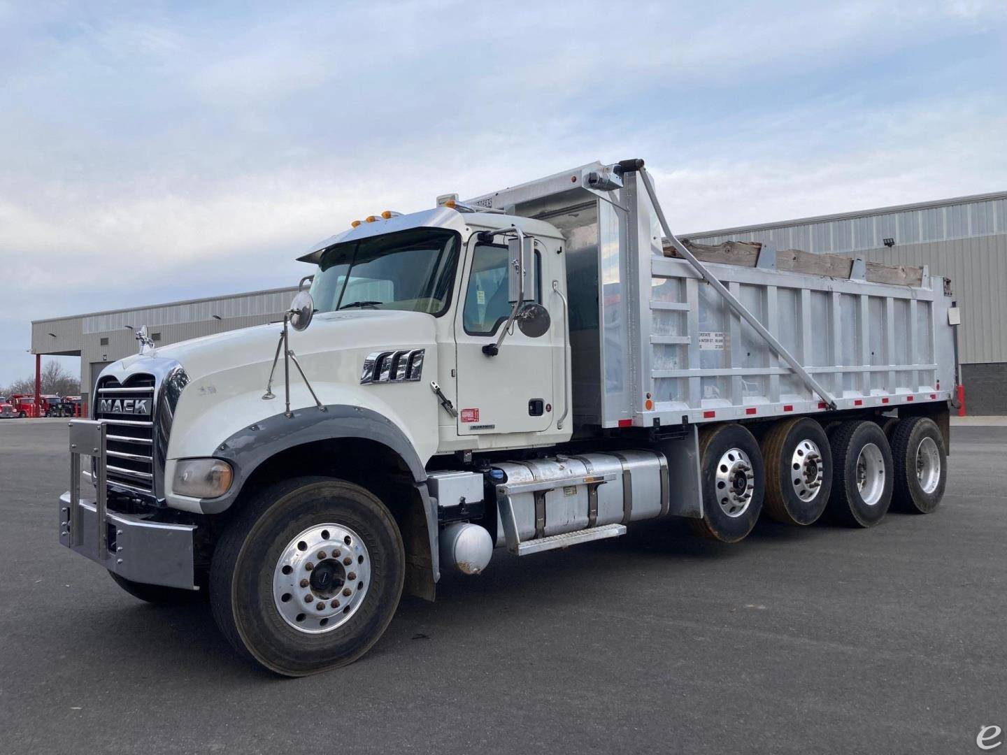 2019 Mack GRANITE 64FR