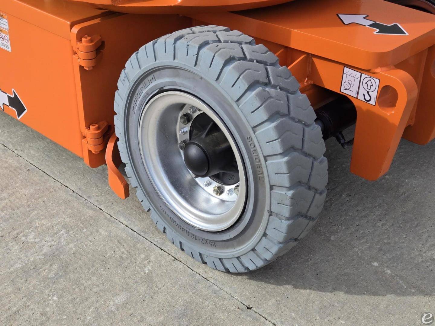 2014 JLG E300AJP