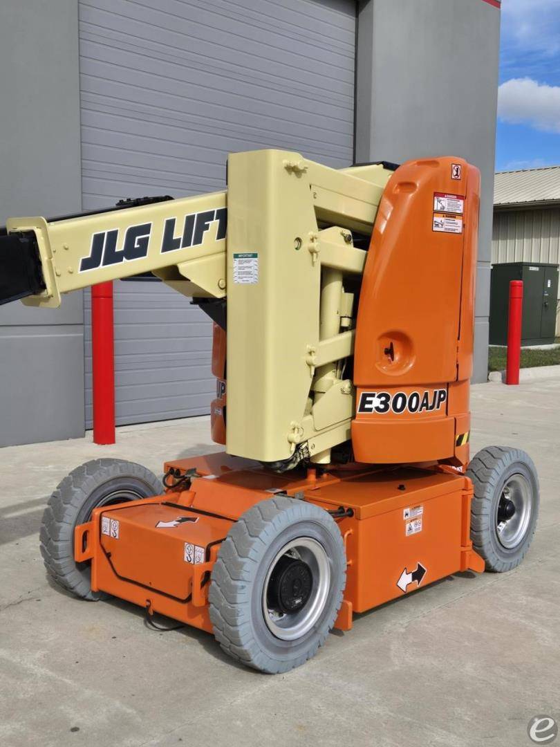 2014 JLG E300AJP