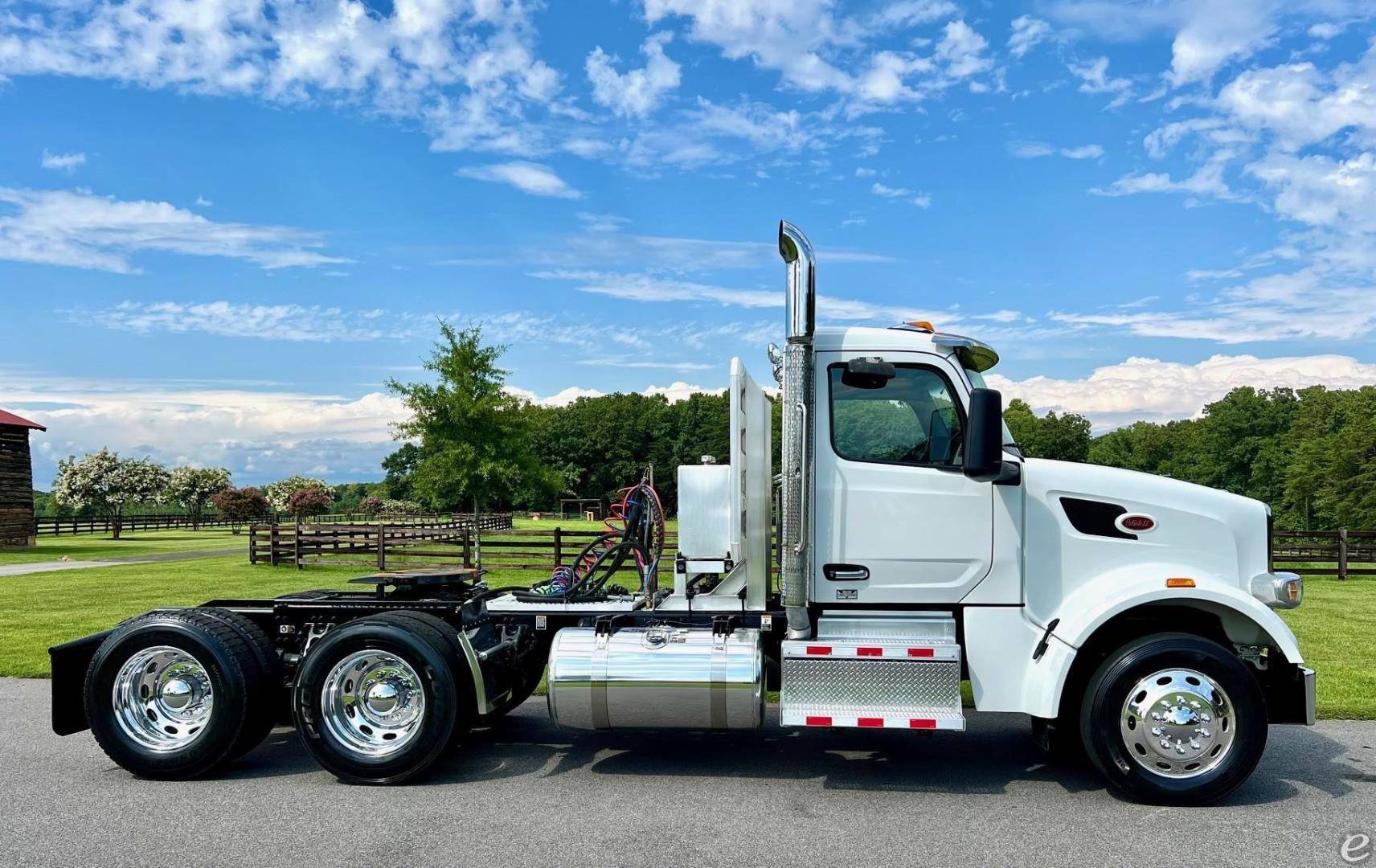 2023 Peterbilt 567