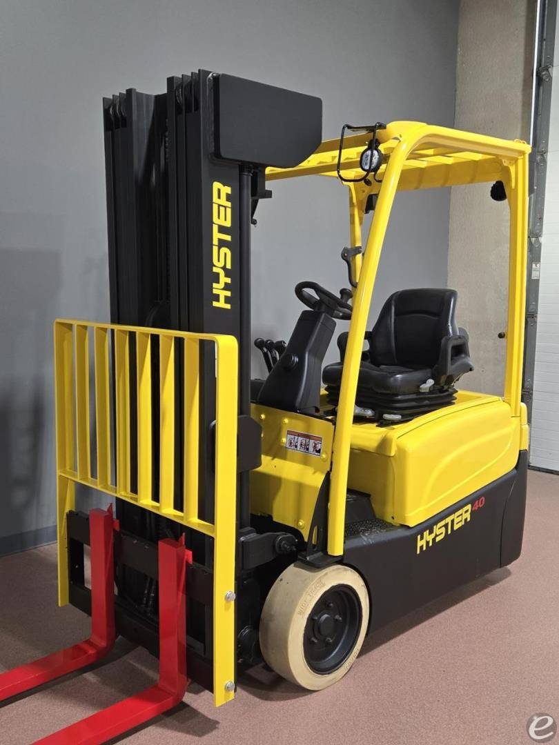 2017 Hyster J40XNT Electric 3 Wheel Forklift - 123Forklift