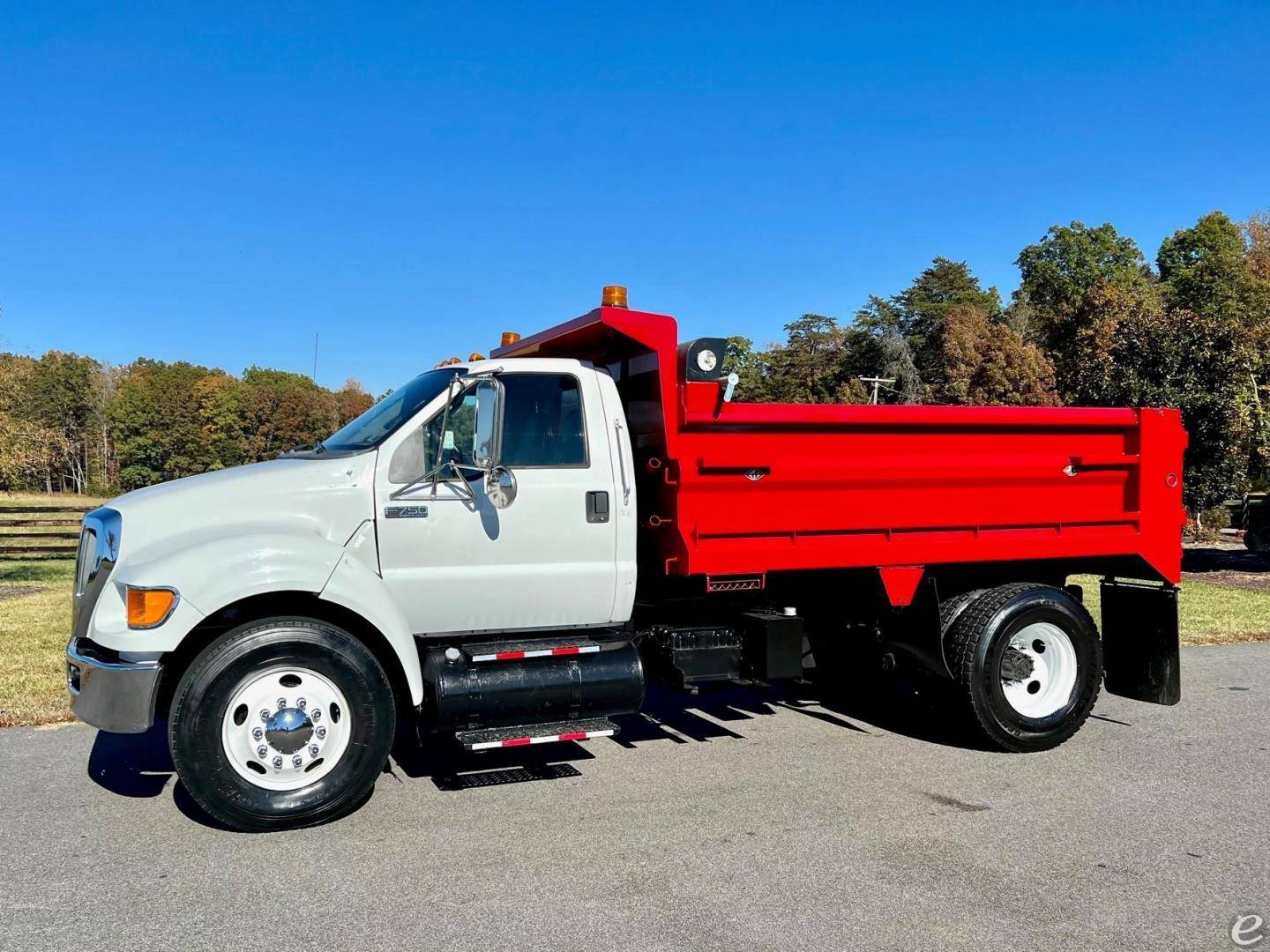 2013 Ford F750 XL