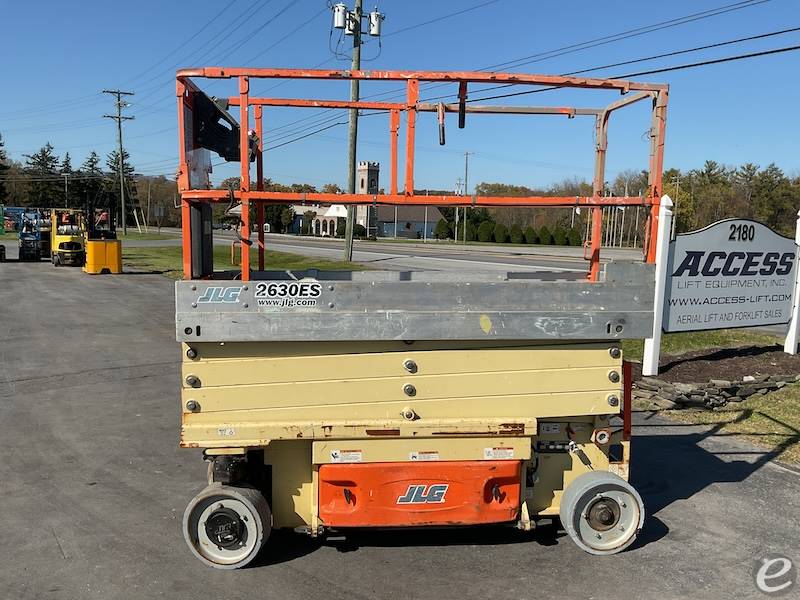 2013 JLG 2630ES