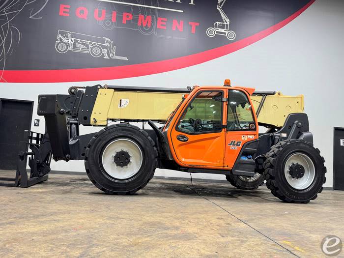 2017 JLG 1255