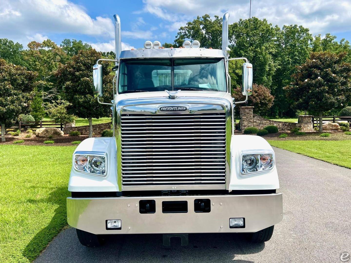 2016 Freightliner CORONADO 132