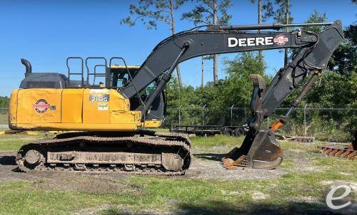 2019 John Deere 210G