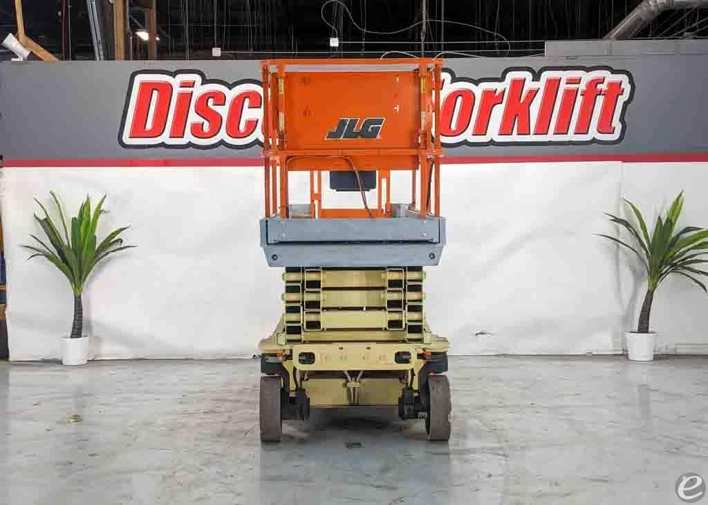 2018 JLG 3246ES