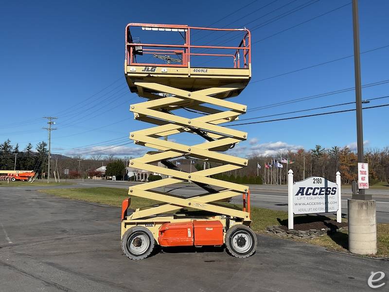 2012 JLG 4069LE