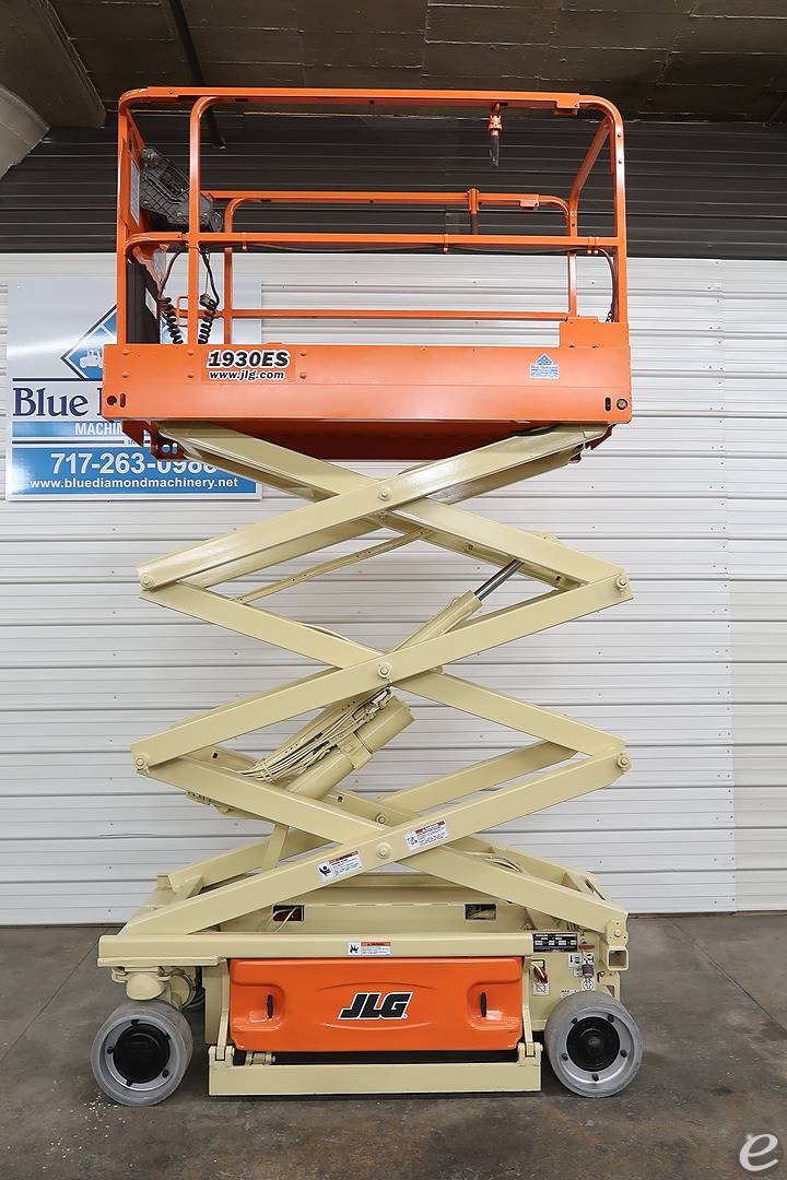 2009 JLG 1930ES