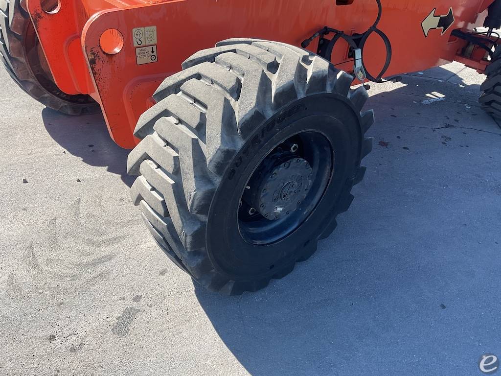 2009 JLG 800A