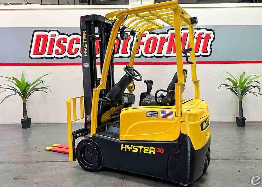 2017 Hyster J30XNT