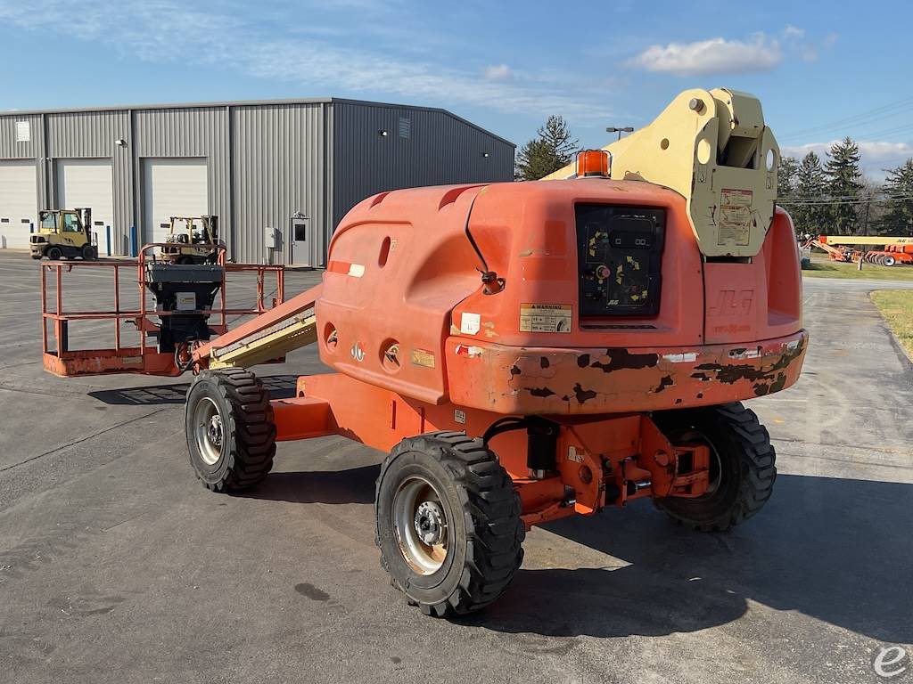 2012 JLG 400S