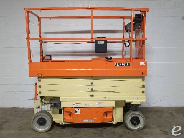 2017 JLG 2632ES