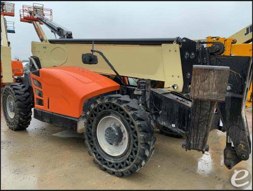 2016 JLG 1255