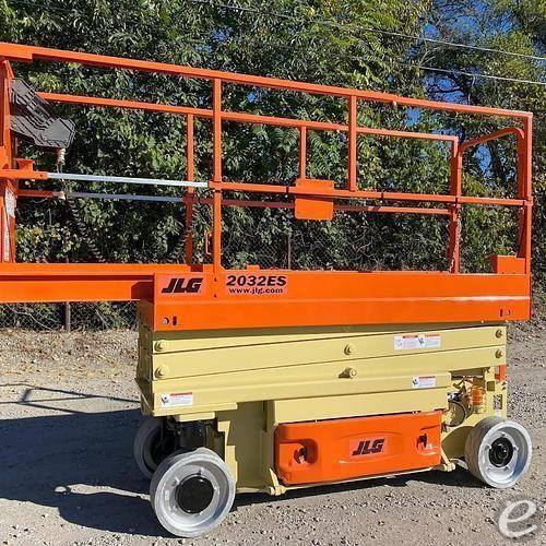 2015 JLG 2032ES