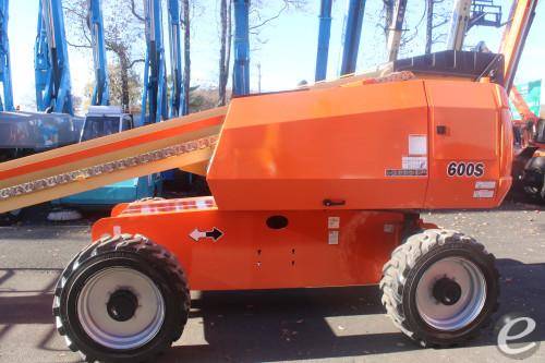 2017 JLG 600S