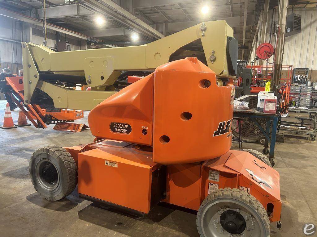 2017 JLG E400AJPN