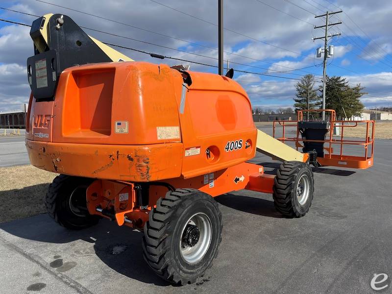 2014 JLG 400S