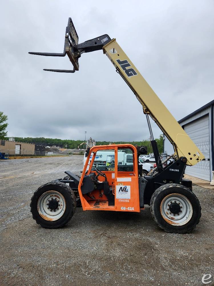 2013 JLG G6-42A