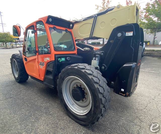 2019 JLG 943