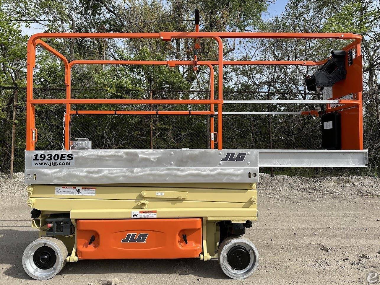 2012 JLG 1930ES