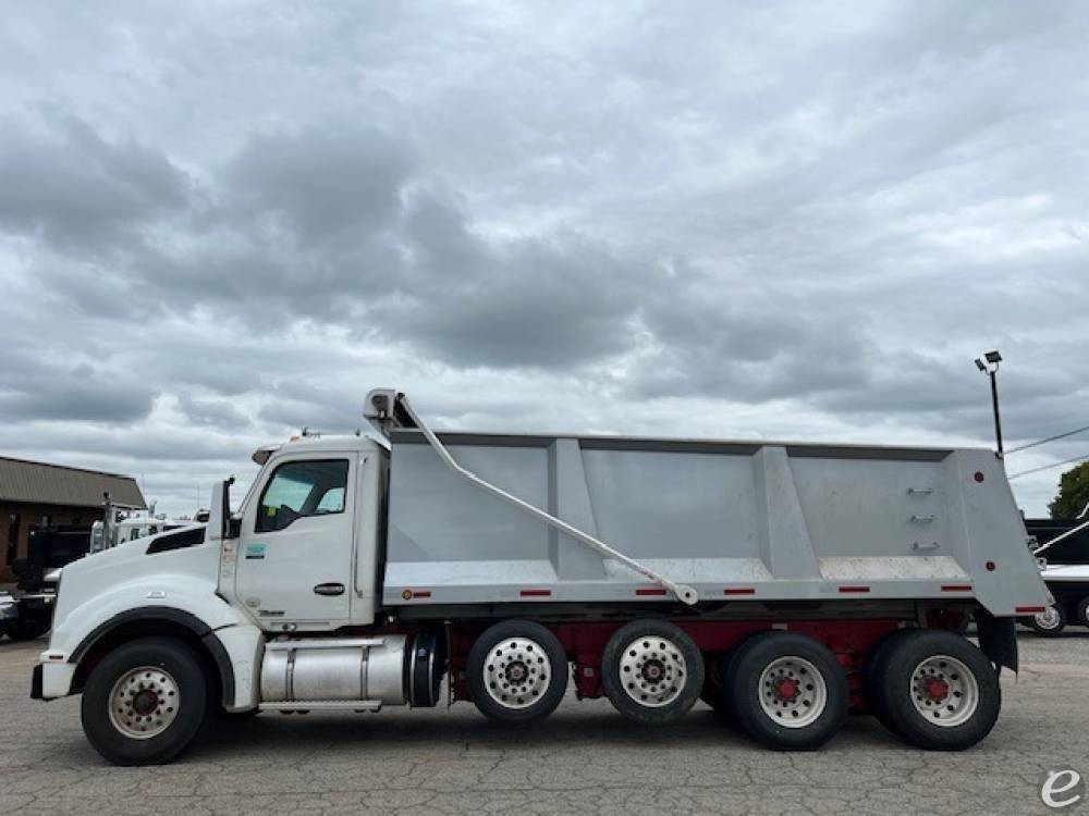 2017 Kenworth T880