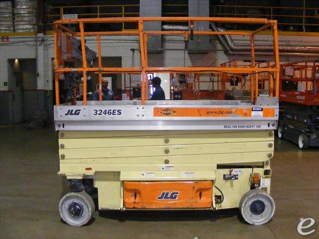 2011 JLG 3246ES