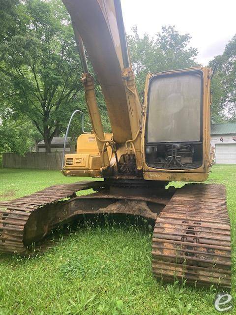 2000 John Deere 230 LC