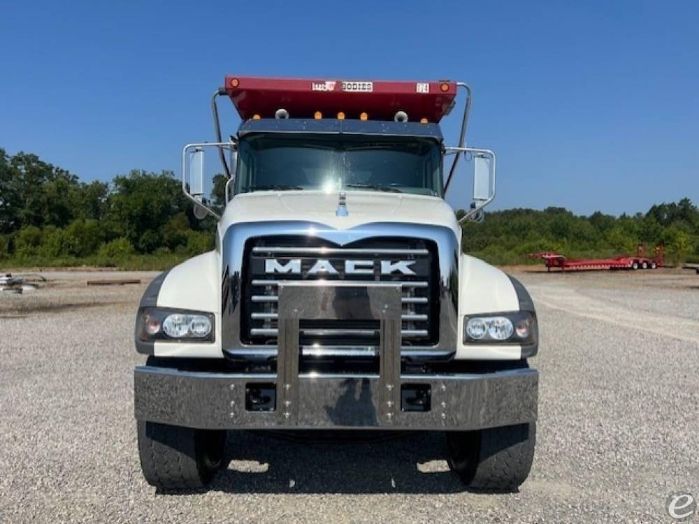 2021 Mack GRANITE 64FR