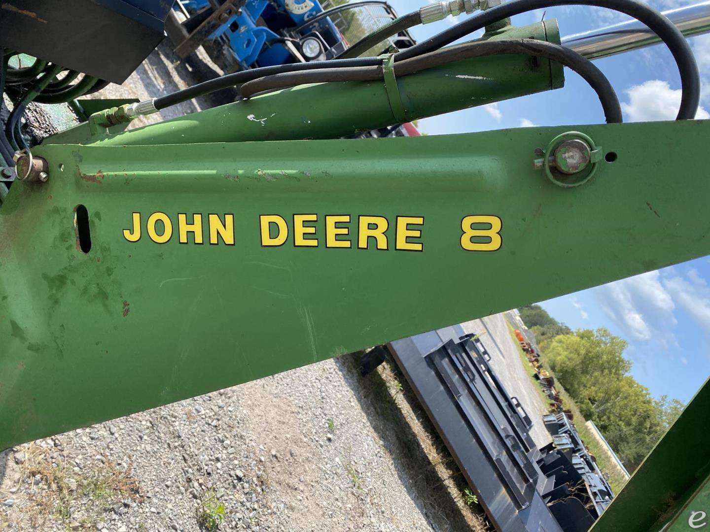 John Deere 8