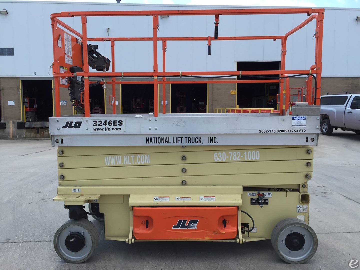 2012 JLG 3246ES