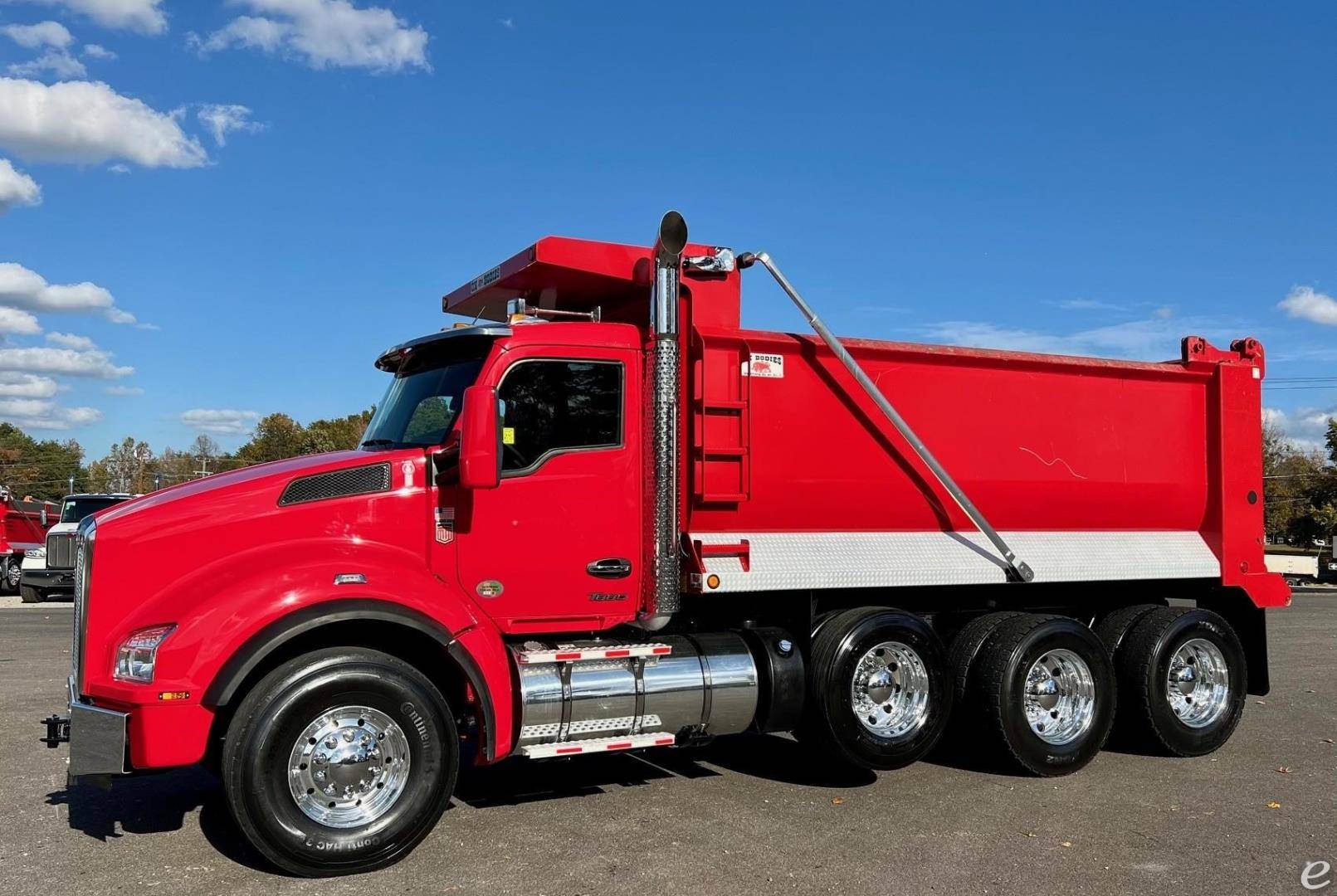 2024 Kenworth T880