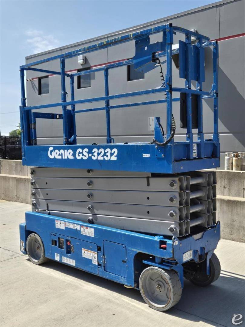 2016 Genie GS3232