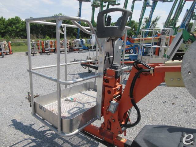 2017 JLG T350