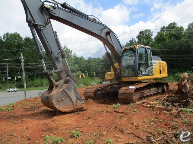 2013 John Deere 210G LC