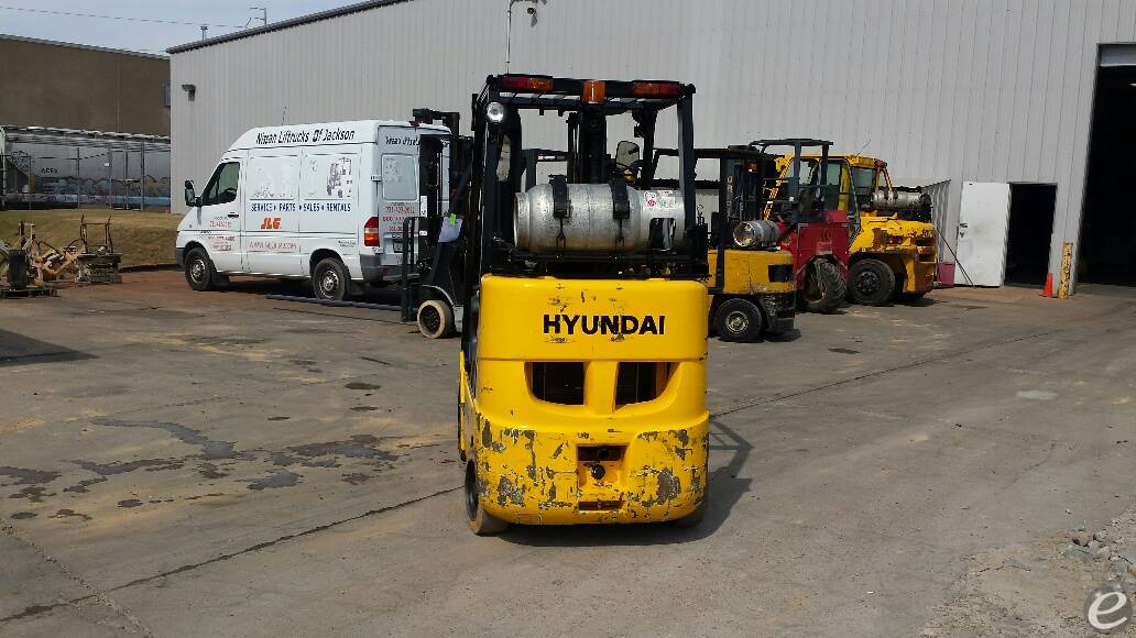 2015 Hyundai 25LC-7A