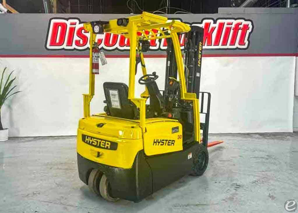 2017 Hyster J30XNT