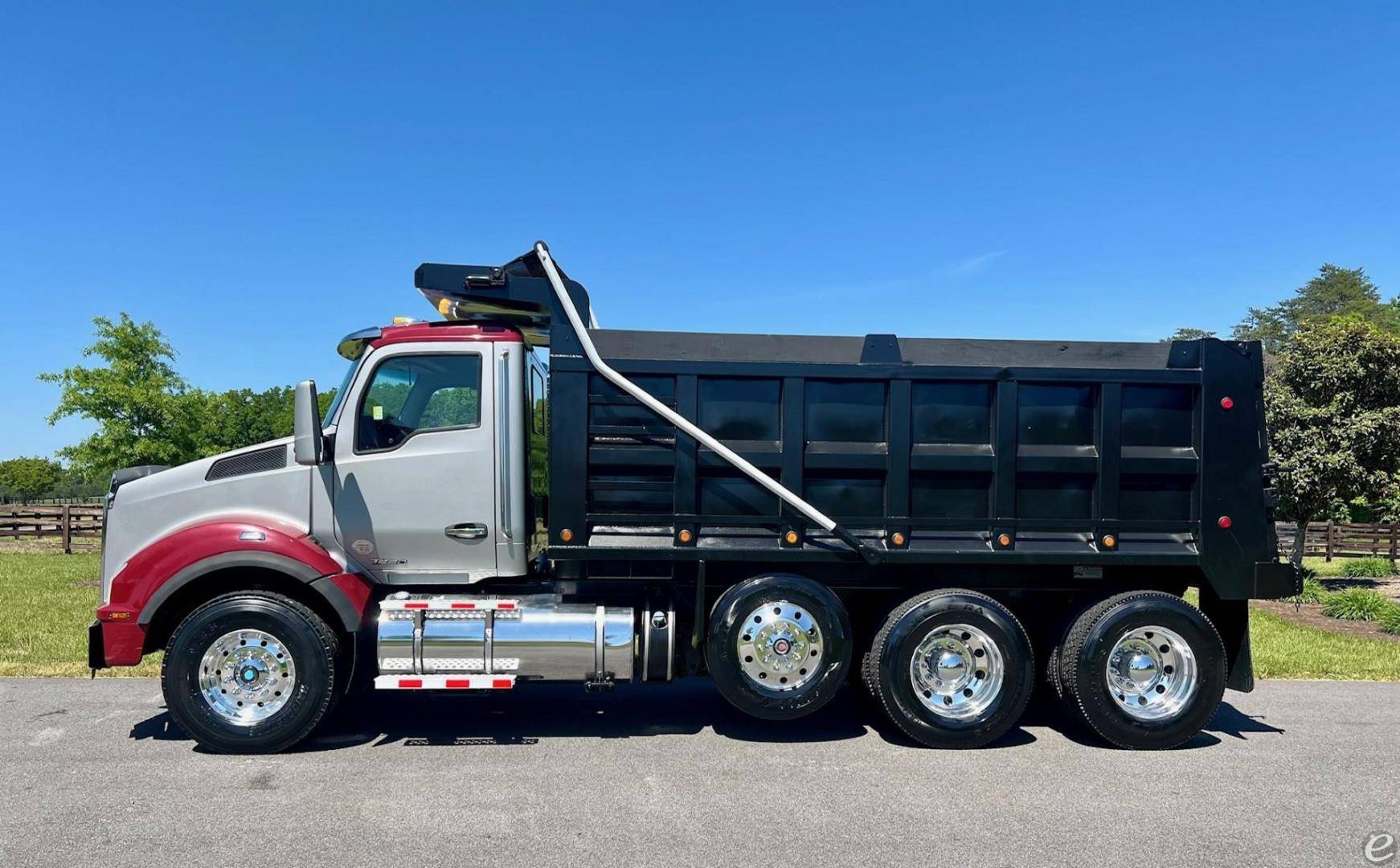 2017 Kenworth T880