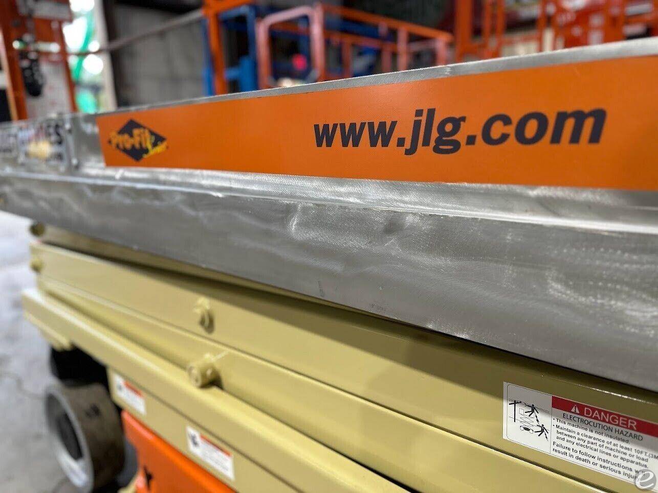 2014 JLG 2030ES