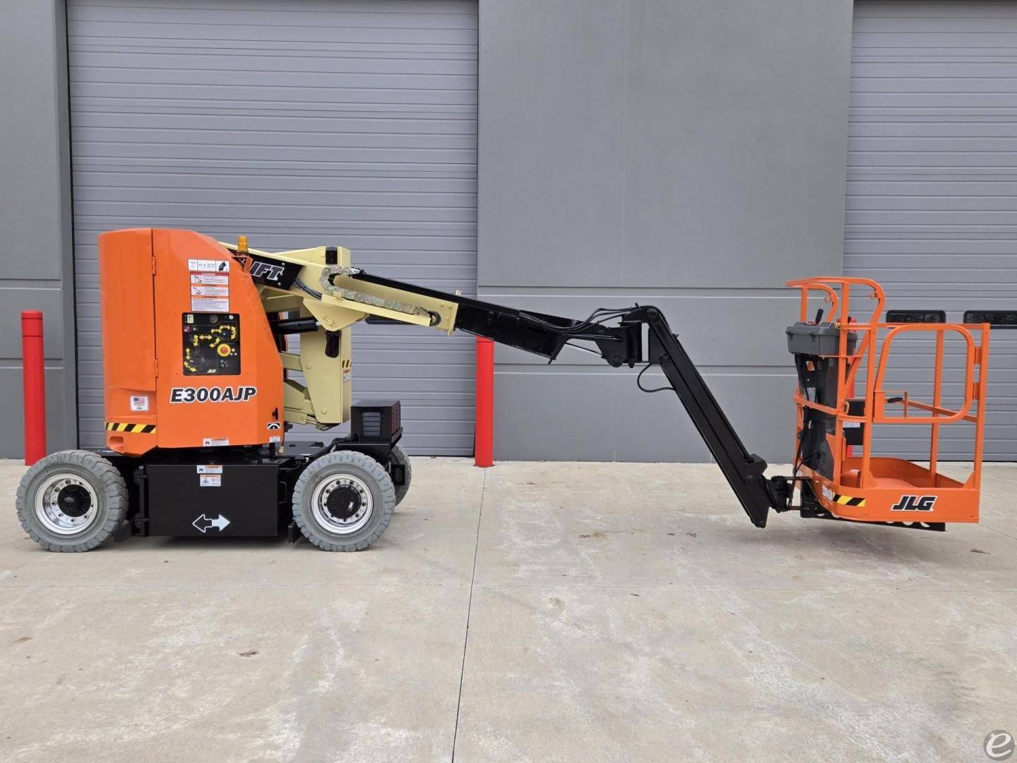 2015 JLG E300AJP