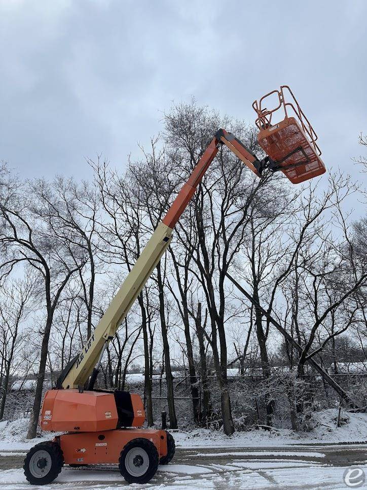 2017 JLG 660SJ