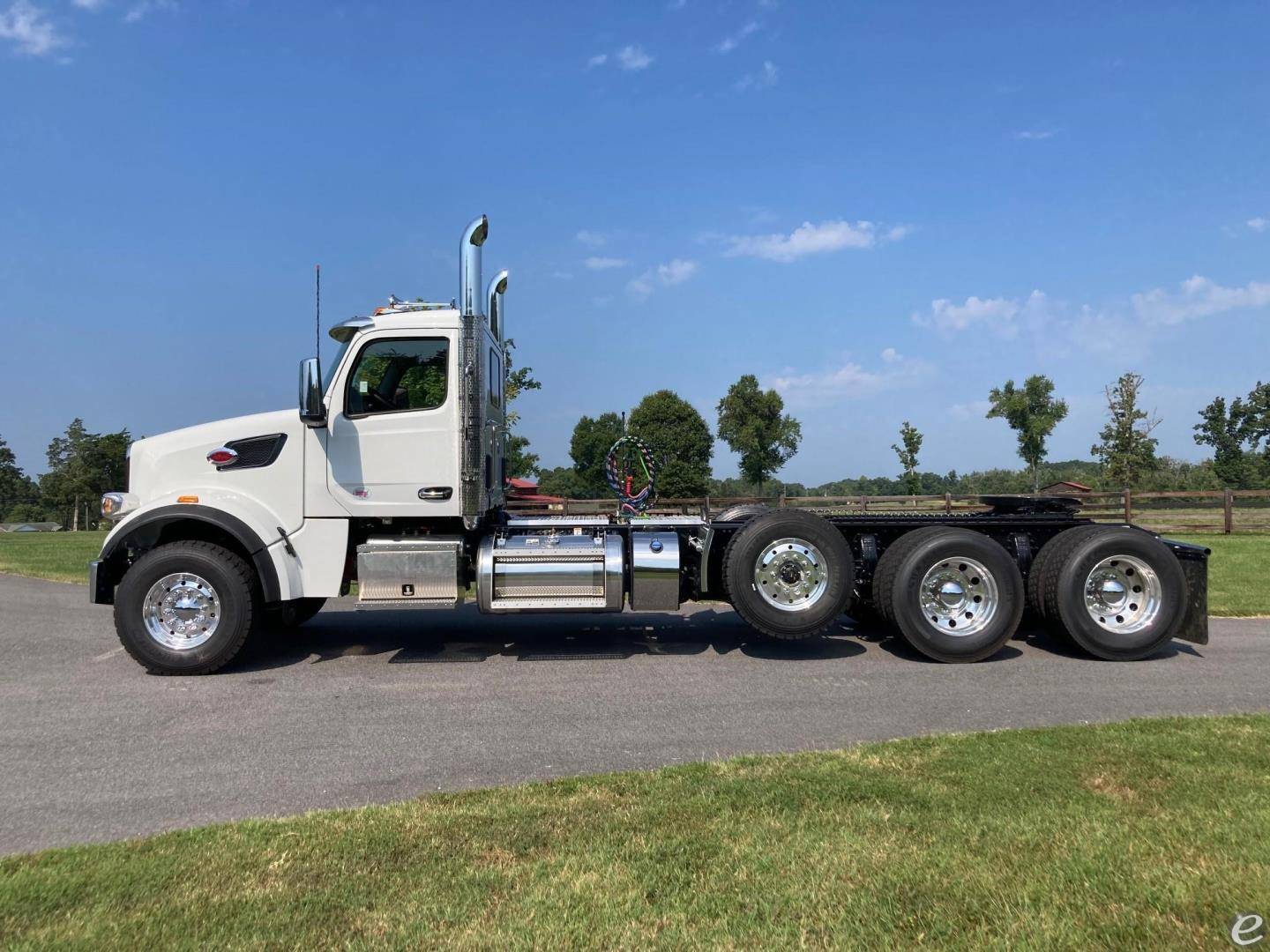 2025 Peterbilt 567