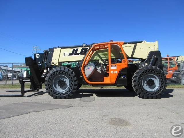 2016 JLG 1055