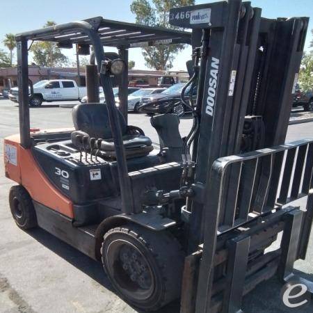 2015 Doosan D30S-7