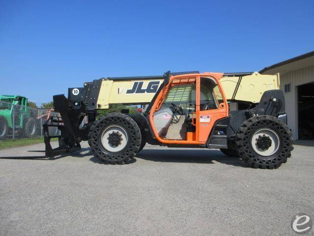 2016 JLG 1055