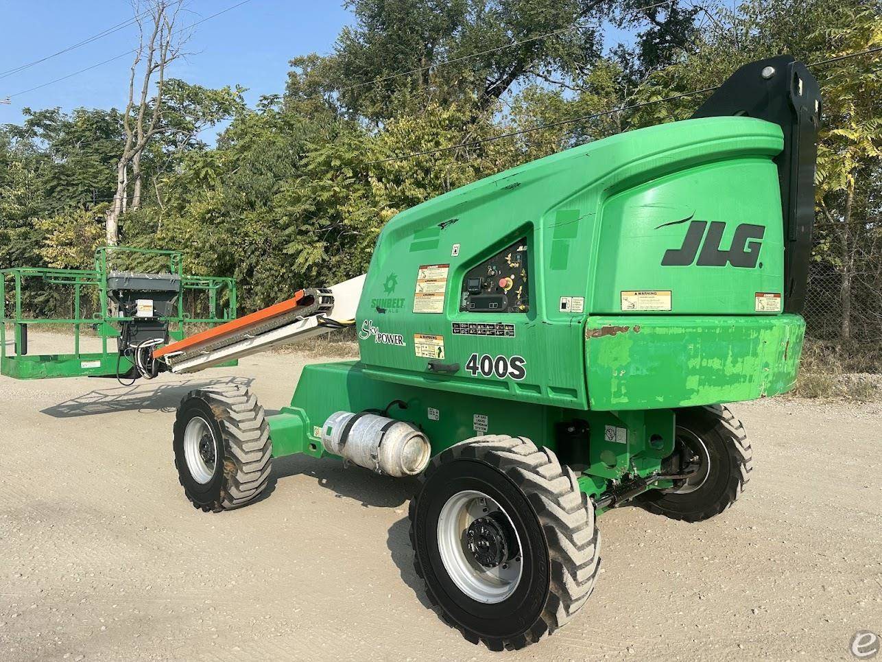 2016 JLG 400S