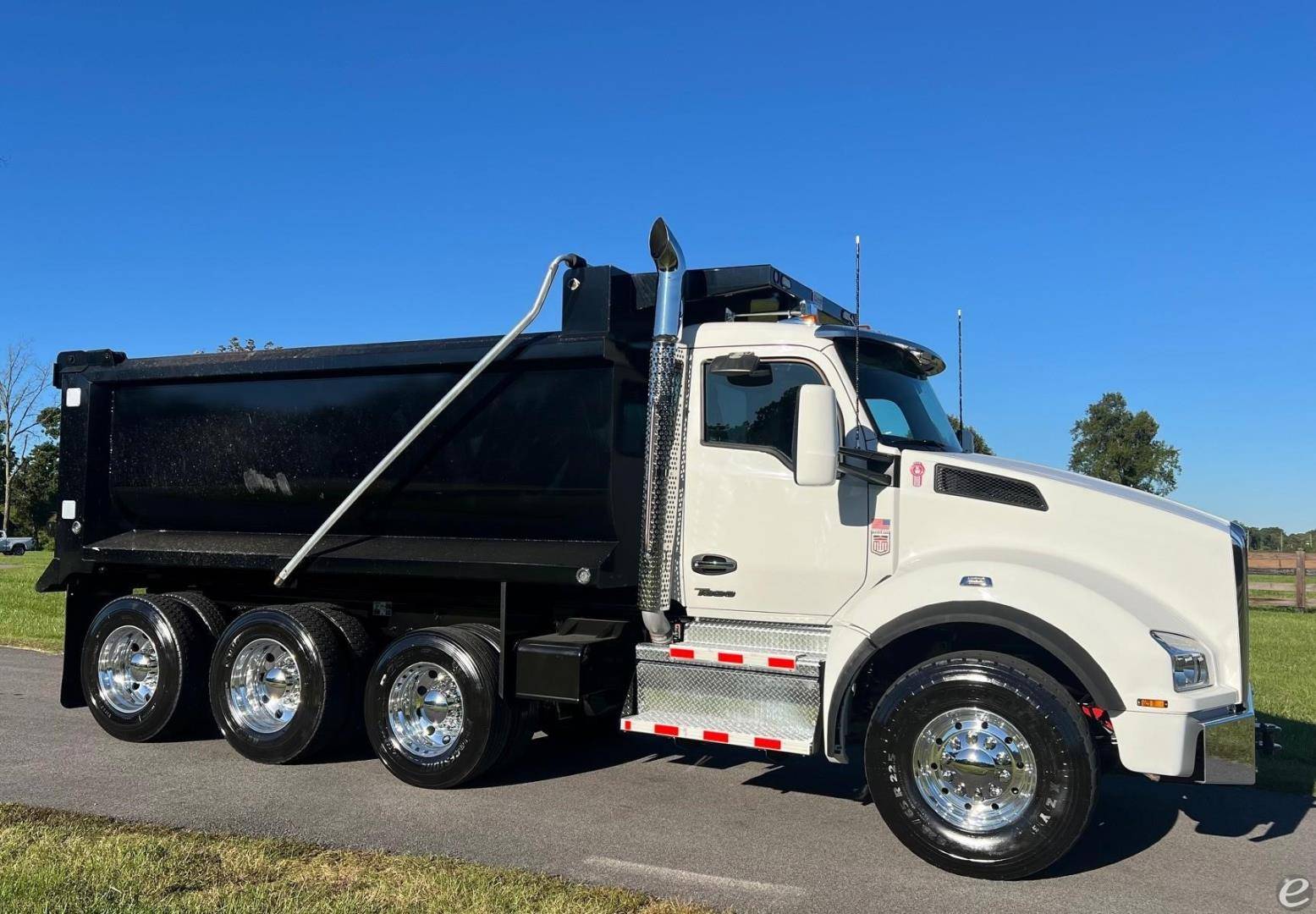 2024 Kenworth T880