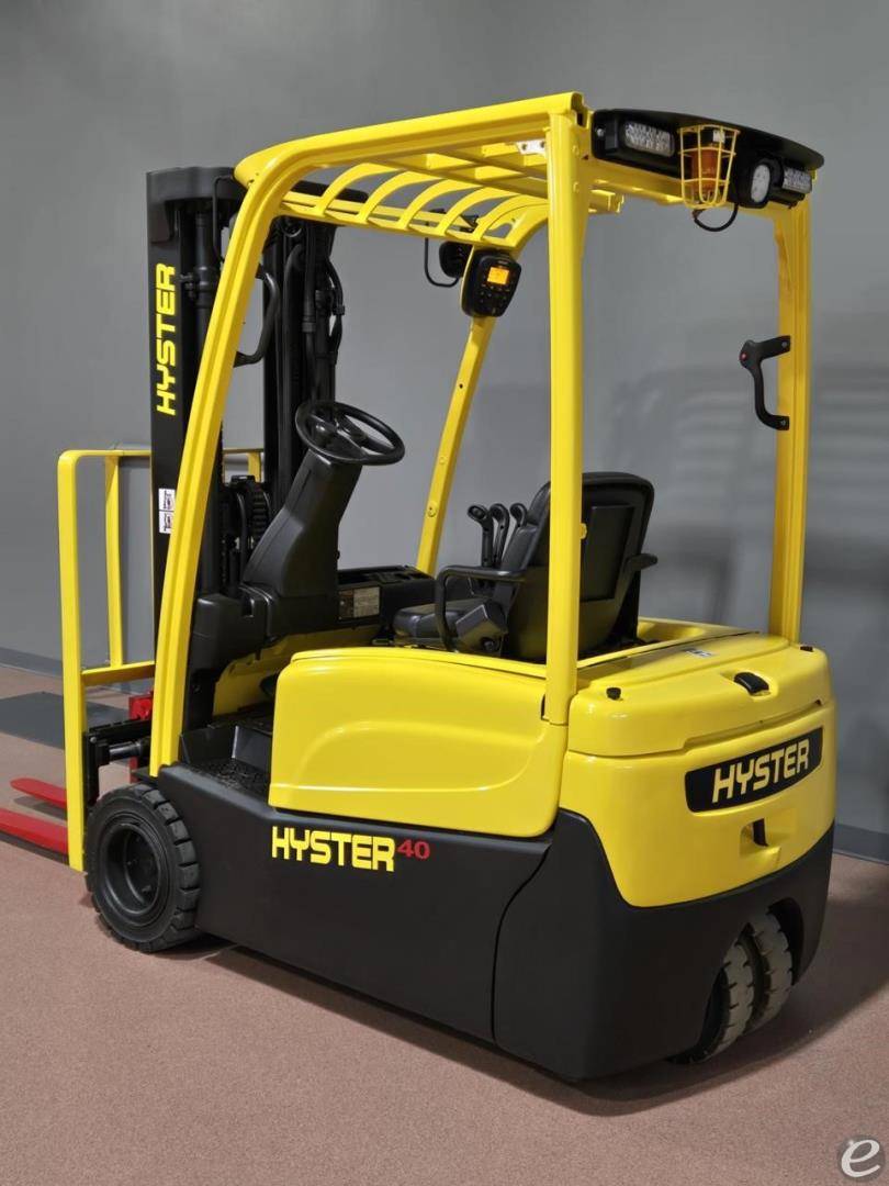 2017 Hyster J40XNT Electric 3 Wheel Forklift - 123Forklift